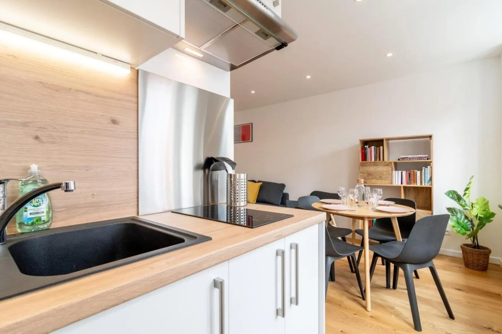 Lille Center Equipped And Bright Apartment 프랑스