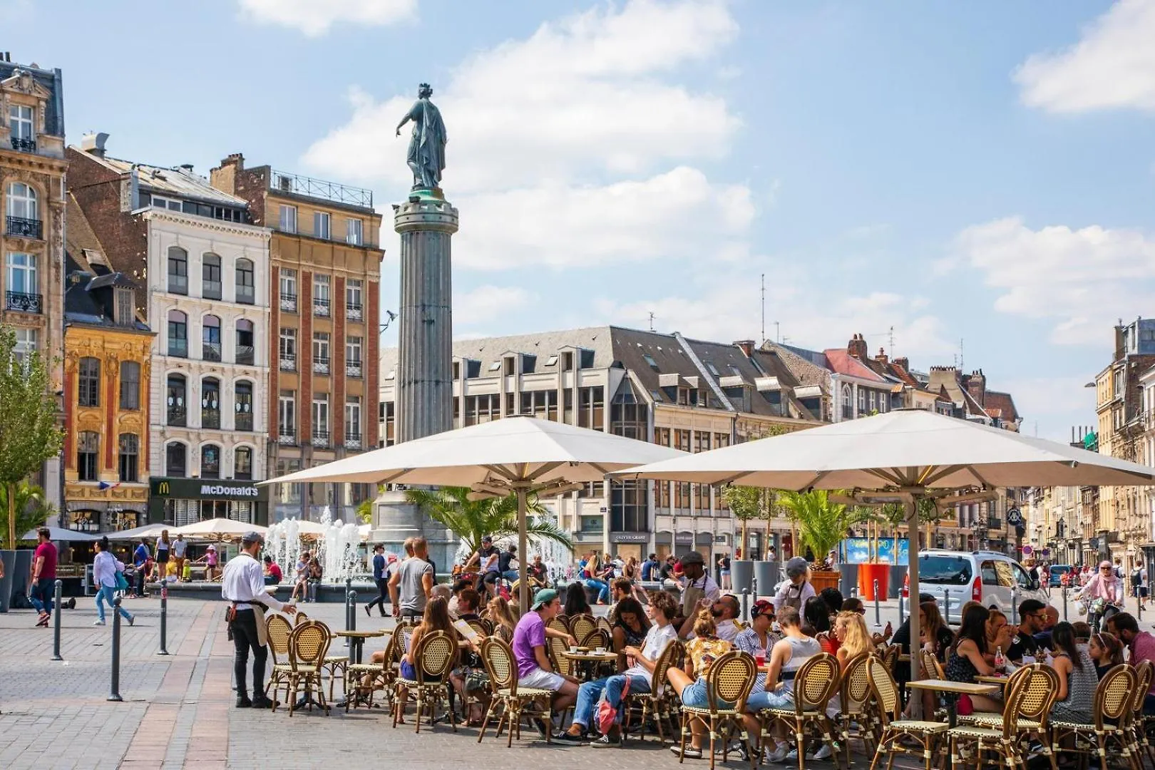 Lille Center Equipped And Bright Apartment